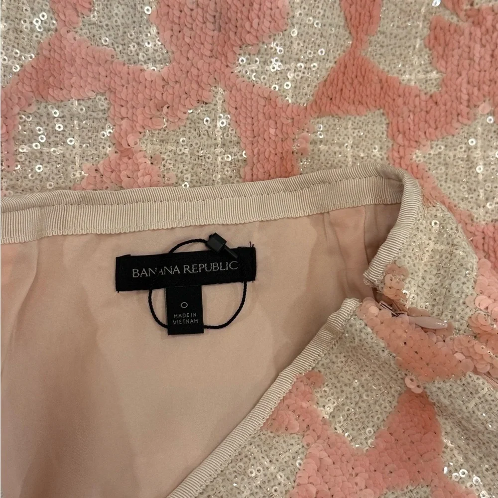 Banana Republic Pastel Pink Ivory Sequin Patterned Mini Skirt- Size 0